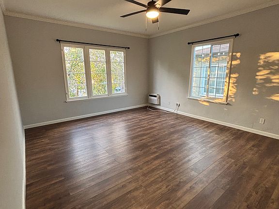 2nd image of 118 S Everett St #16
