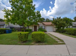 4827 Corian Oak Dr, Kirby, TX 78219