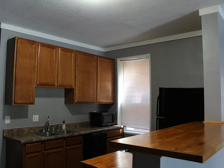 4261 Russell Blvd — Photo 15