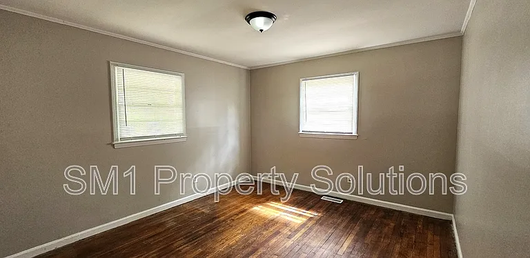 1702 Spry St — Photo 7