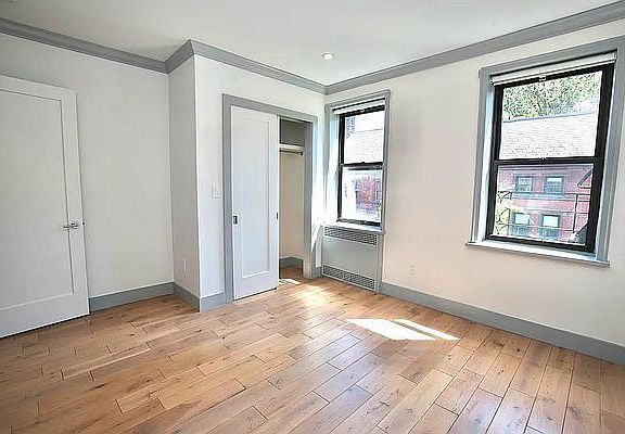 3rd image of 421 W 21st St #5EE