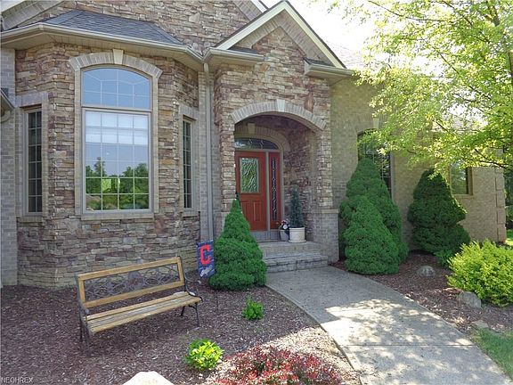 2nd image of 6561 Wooded View Dr