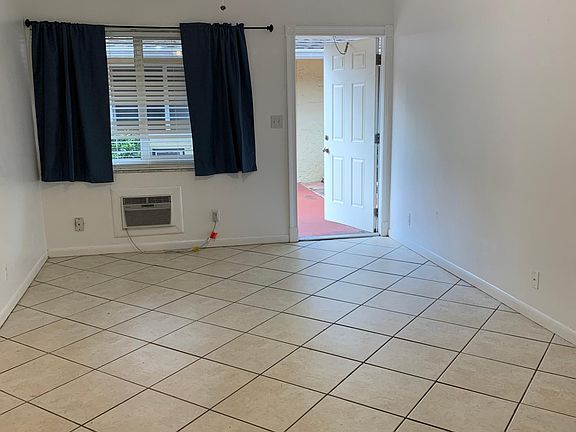 5th image of 2337 SW 17th Ave