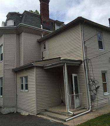 3rd image of 170 N Walnut St #1