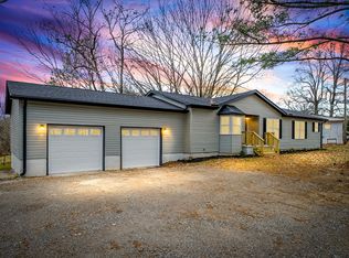 1402 Cagle Rd, Ashland City, TN 37015