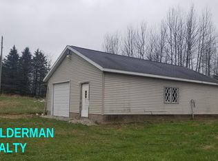 5704 E 80th St, Newaygo, MI 49337