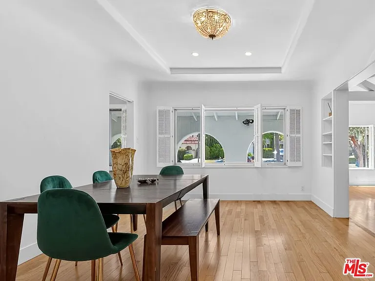 352 S Wetherly Dr — Photo 5