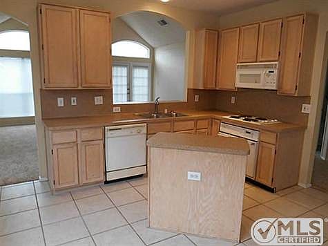 4th image of 2304 Suntree Ln