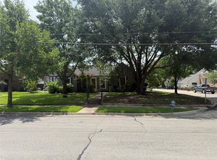 1719 Elmwood Ave, Corsicana, TX 75110