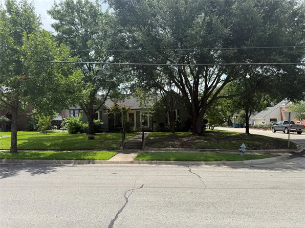 1719 Elmwood Ave, Corsicana, TX 75110