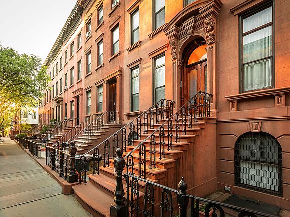 5th image of 332 W 49th St APT 5FE