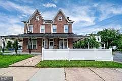 1st image of 1130 Mount Laurel Rd APT 2