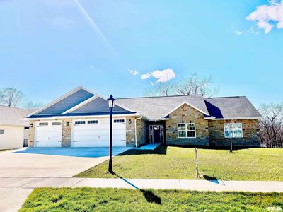 107 Samuel Ct, Washington, IL, 61571