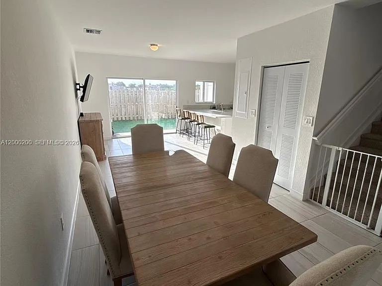 412 NW 12th Pl — Photo 8