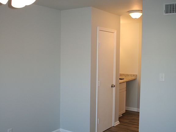 2nd image of 1415 Olivewood Ct