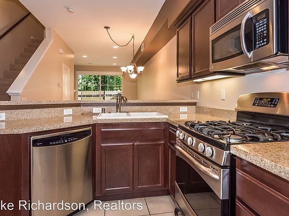 3rd image of 345 Kellogg Way APT 28