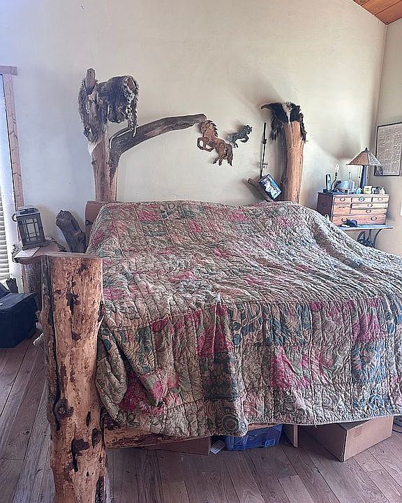 Master bedroom 23x15’6”