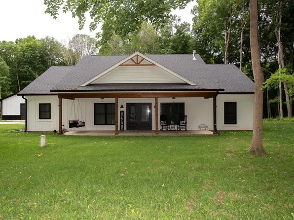 8841 Firefly Ln, Lafayette, IN 47905
