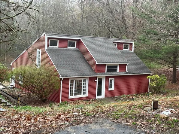 61 King Rd, Charlton, MA 01507