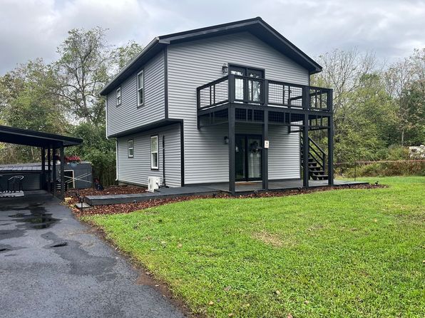 63-75 Church St, Castlewood, VA 24224