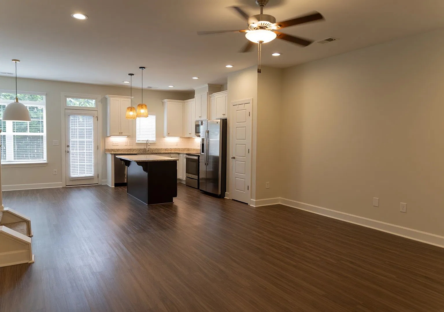 Comfortable, Convenient & Move-In Ready! — Photo 4
