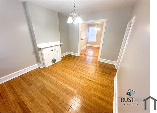 4th image of 3819 Fairmount Ave
