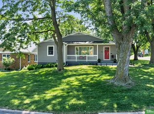 4949 Emmet St, Omaha, NE 68104