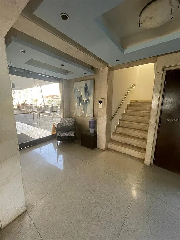 3 bed, 2.0 bath, 1400 sqft, $4,500 — Photo 4