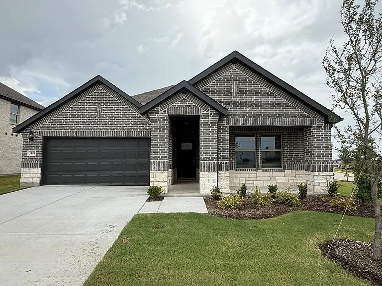 3806 High Valley Dr — Photo 2