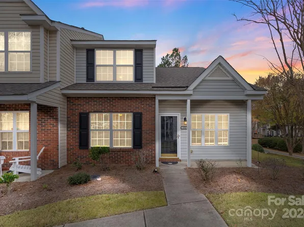 17075 Greenlawn Hills Ct, Charlotte, NC 28213