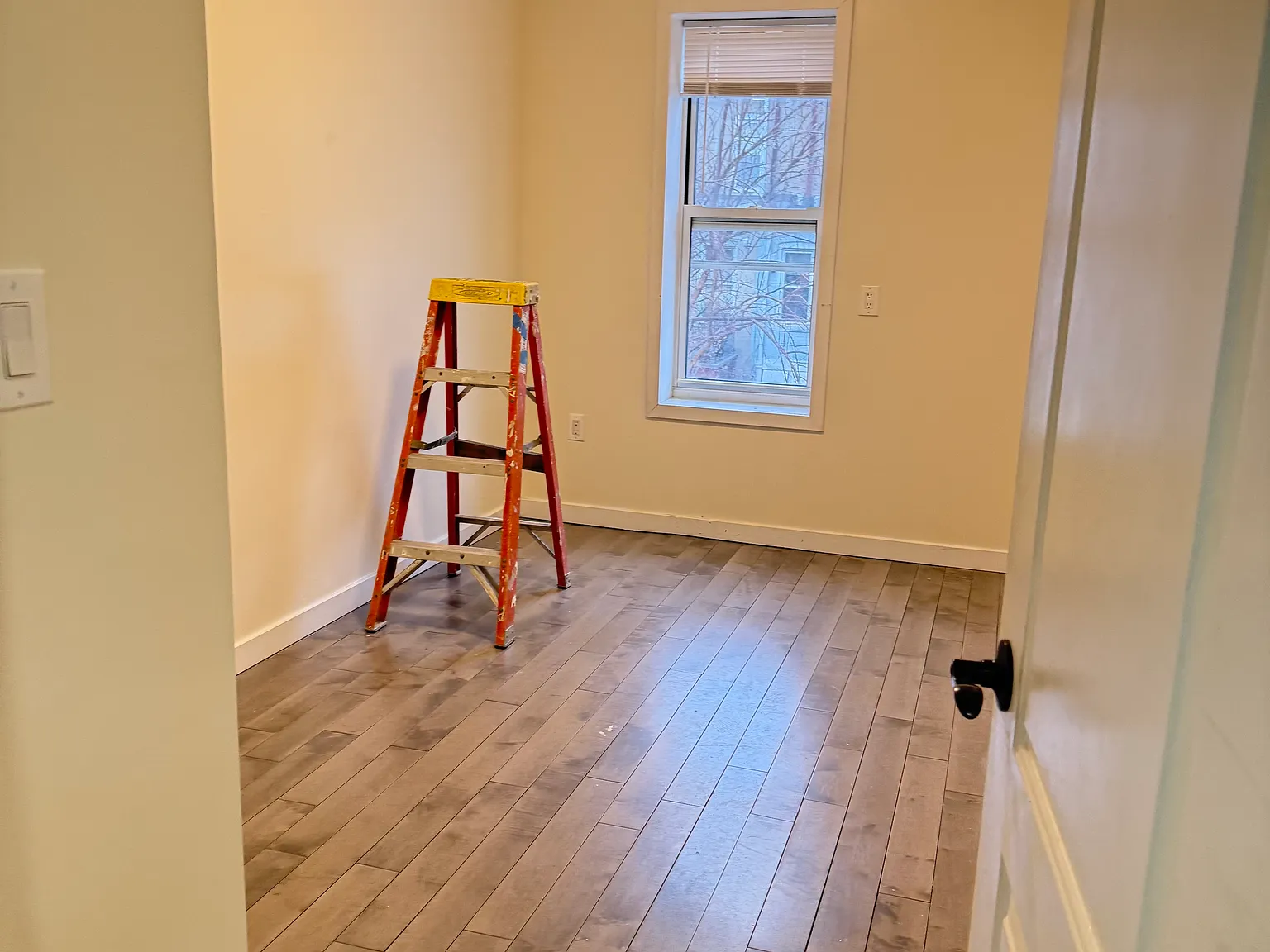 3 bed, 1200 sqft, $2,800 — Photo 3