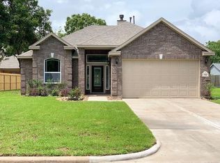 342 S Amherst Dr, West Columbia, TX 77486
