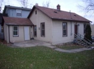 215 W 3rd St, Kaukauna, WI 54130