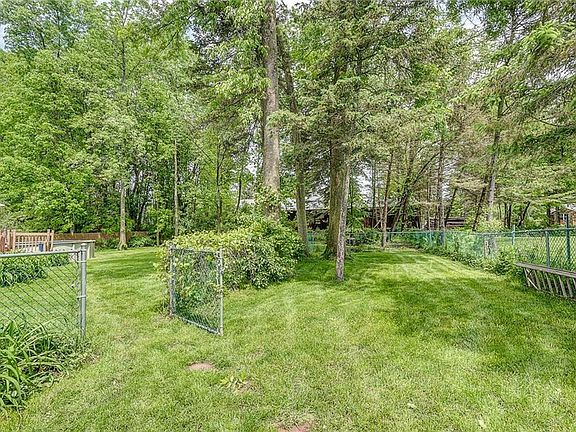 3rd image of 3421 Linda Ln