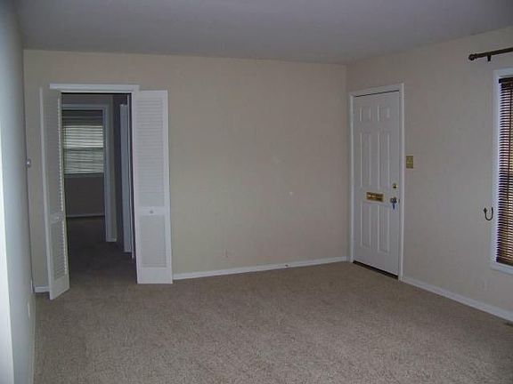 3rd image of 2313 Winton Ave