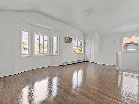 3rd image of 137-44 Laburnum Ave Floor 2