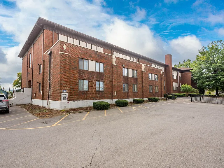Wilson School Apartments — Photo 23