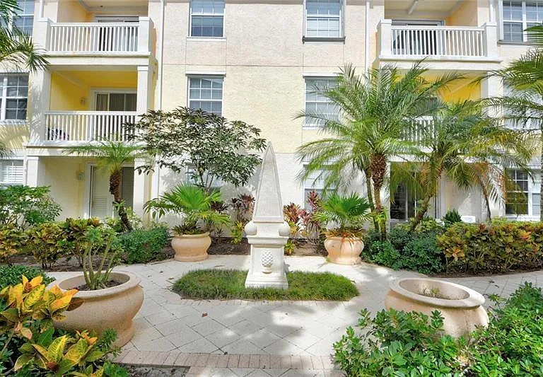 275 Murcia Dr #208 — Photo 4