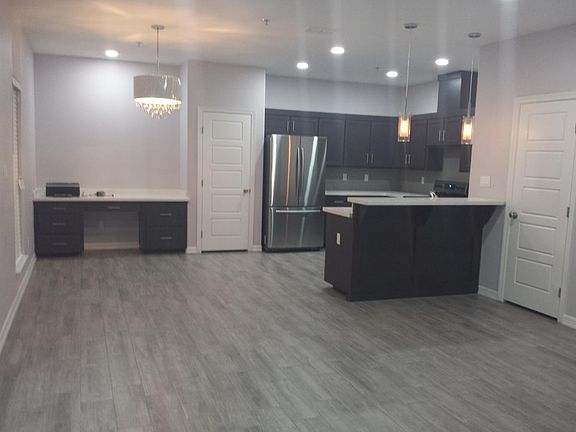 2nd image of 1305 E Camellia Ave