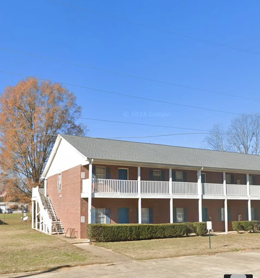 3rd Ave, Moundville — Photo 1