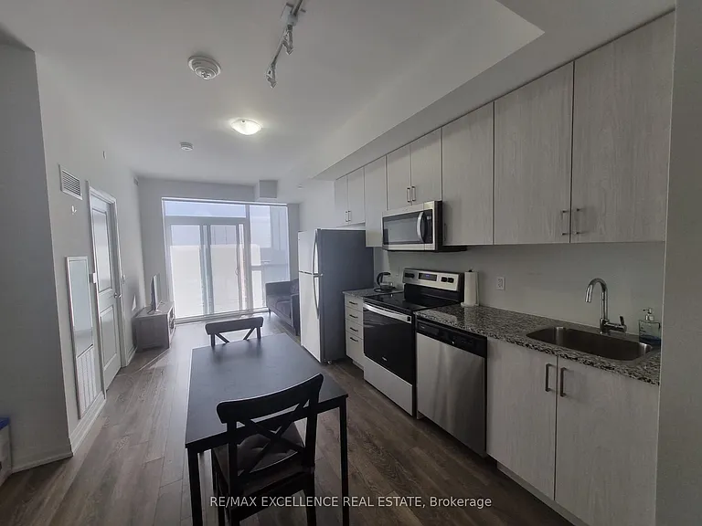 10 Meadowglen Pl #707 — Photo 4