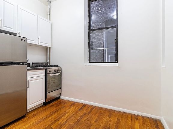 4th image of 178 W Houston St APT 17