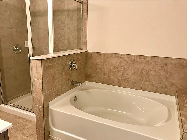 418 Arbor Crowne Dr — Photo 11