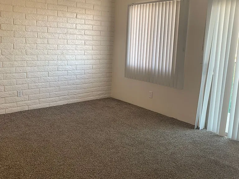Taylor Heights Apartments — Photo 31