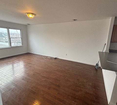 2nd image of 50 Albion Ave Floor 2