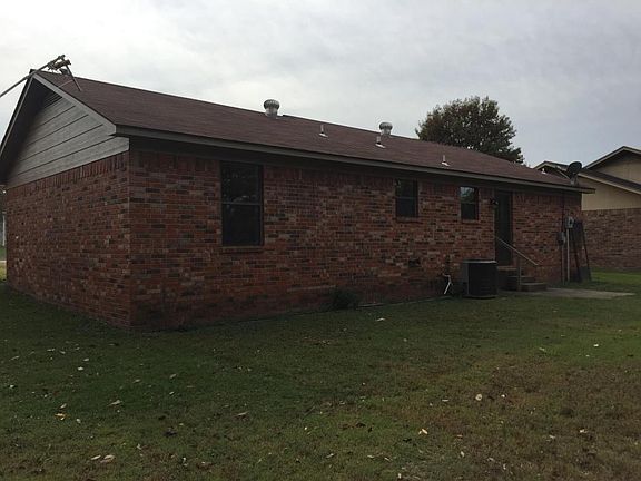 3rd image of 1305 E L St