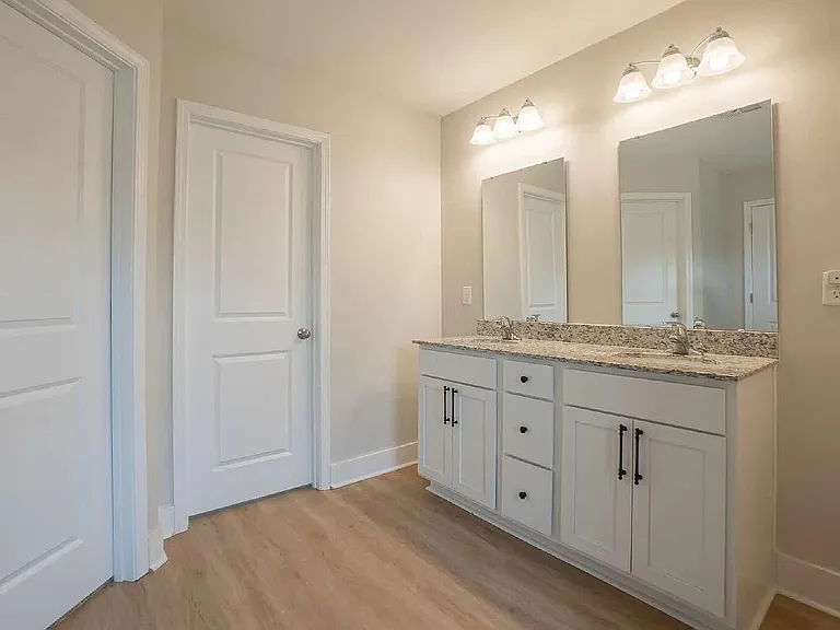 244 Savannah Wood Rd — Photo 35