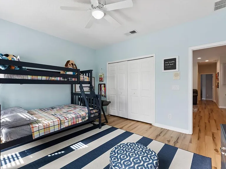 420 Park Lake Dr — Photo 6