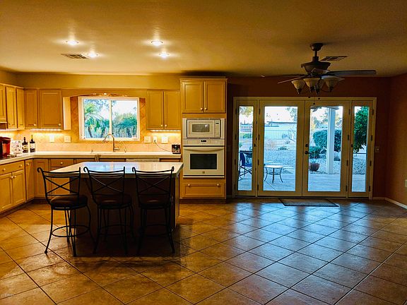 4th image of 10929 W Willowbrook Dr