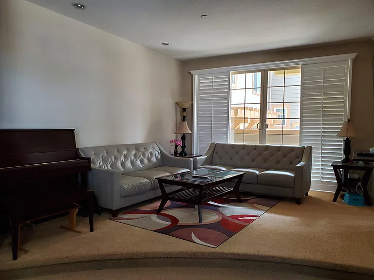 1056 Pearl St #7 — Photo 2